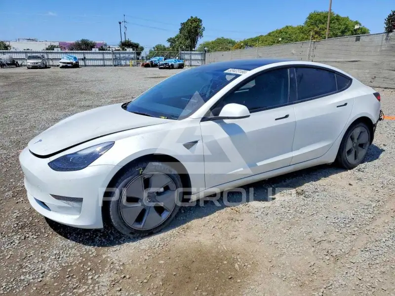 2023 Tesla Model 3 фото