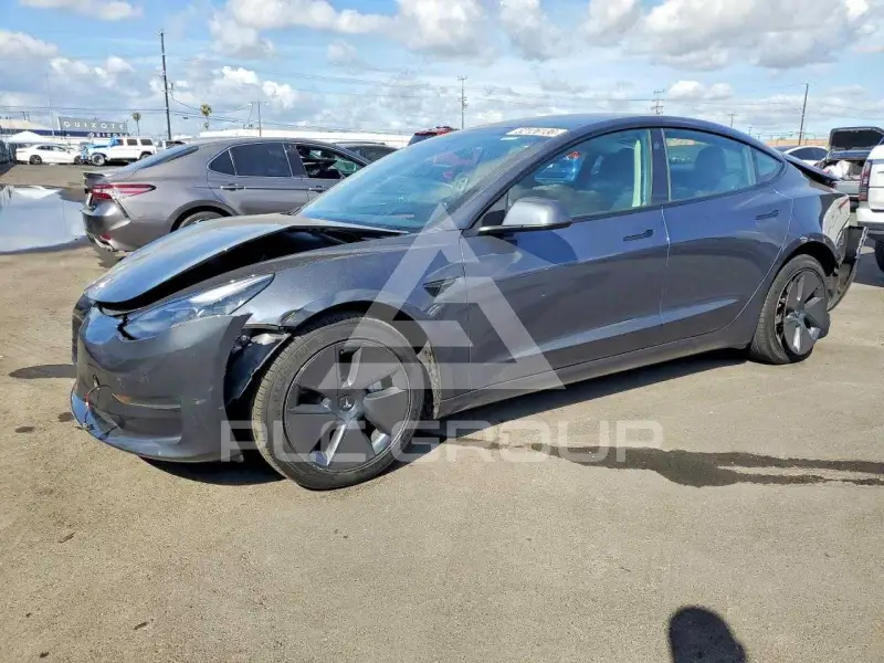 2023 Tesla Model 3 фото