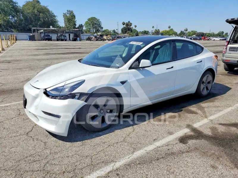 2023 Tesla Model 3 фото