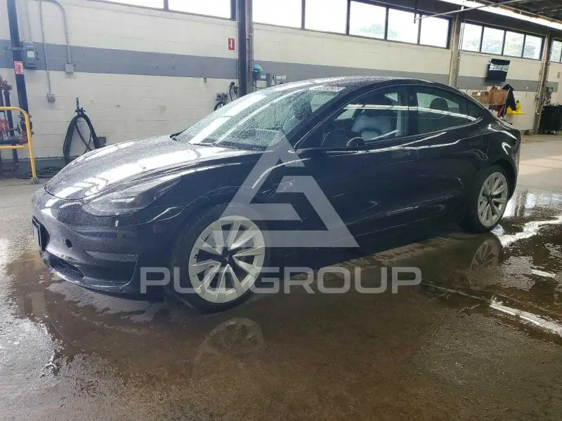 2023 Tesla Model 3 фото