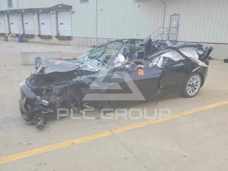 2023 Tesla Model 3 фото