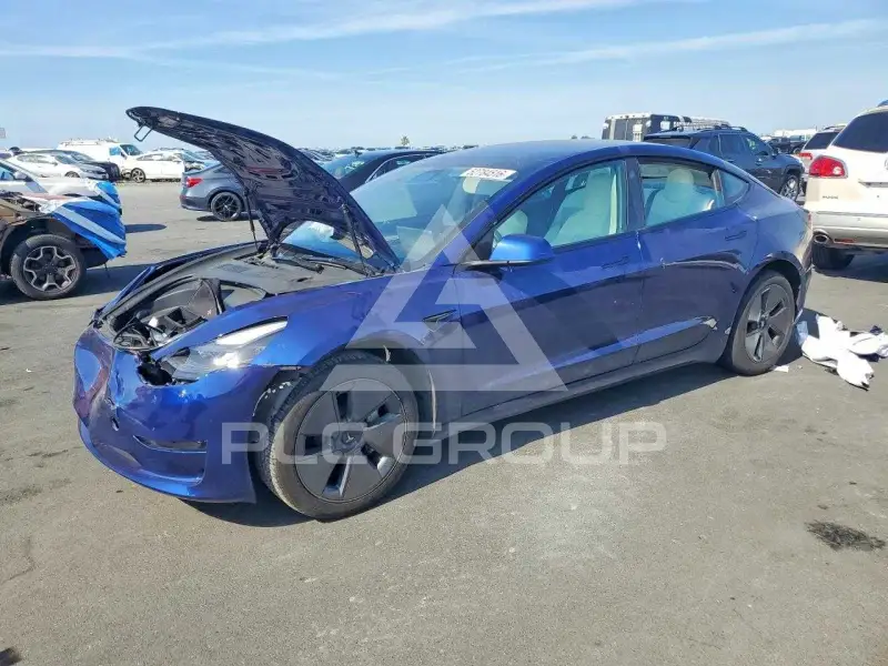 2023 Tesla Model 3 фото