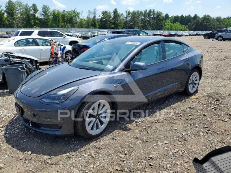 2023 Tesla Model 3 фото