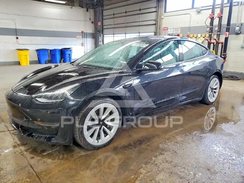 2023 Tesla Model 3 фото