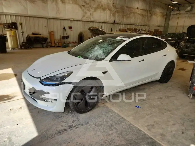 2023 Tesla Model 3 фото