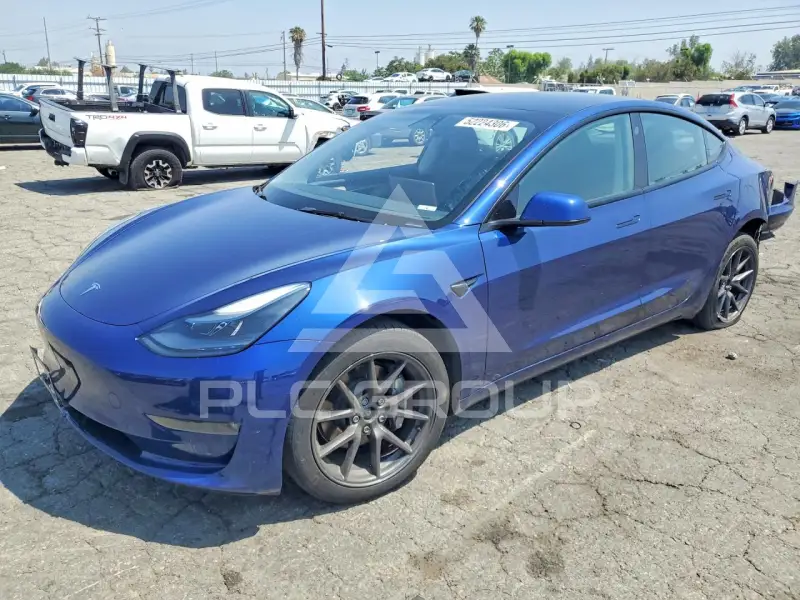2023 Tesla Model 3 фото