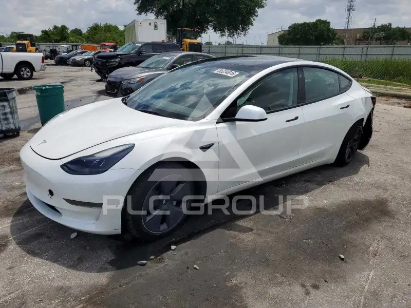 2023 Tesla Model 3 фото