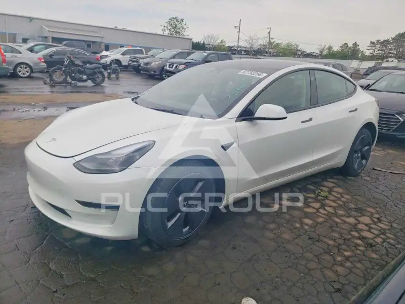 2023 Tesla Model 3 фото