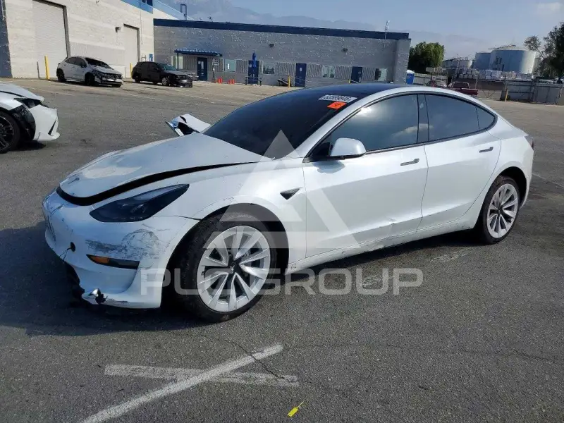 2023 Tesla Model 3 фото
