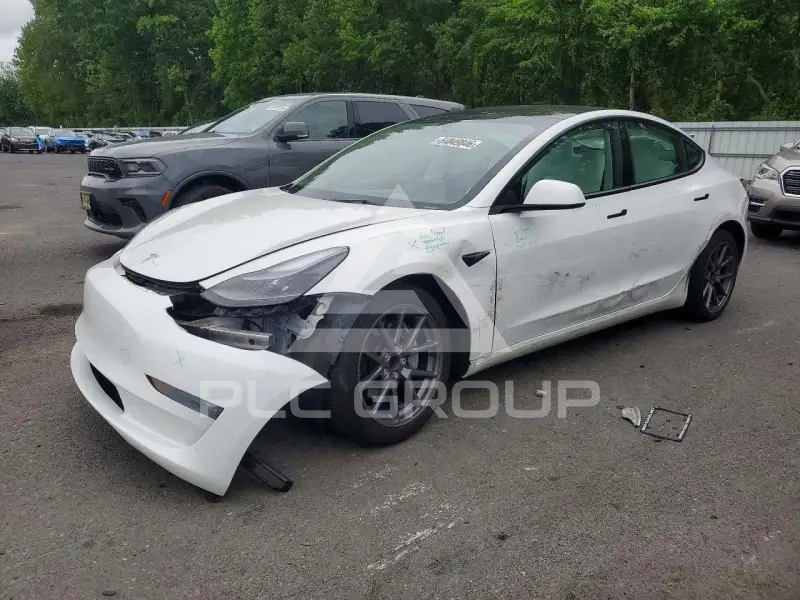 2023 Tesla Model 3 фото