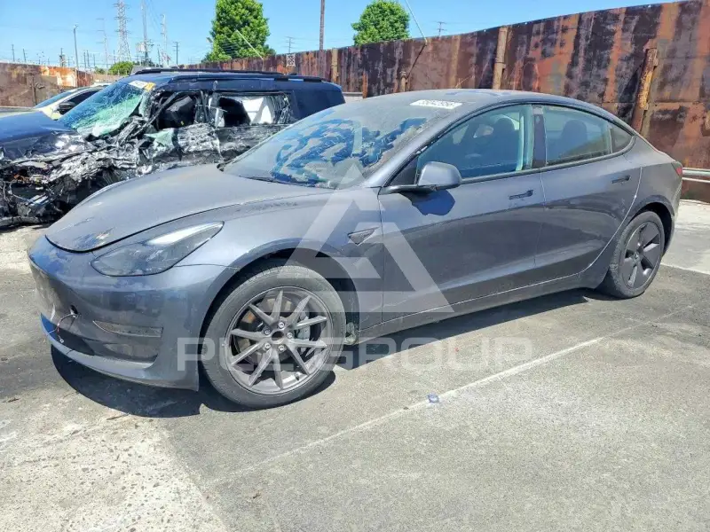 2023 Tesla Model 3 фото
