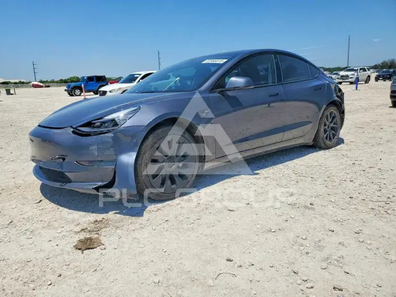 2023 Tesla Model 3 фото