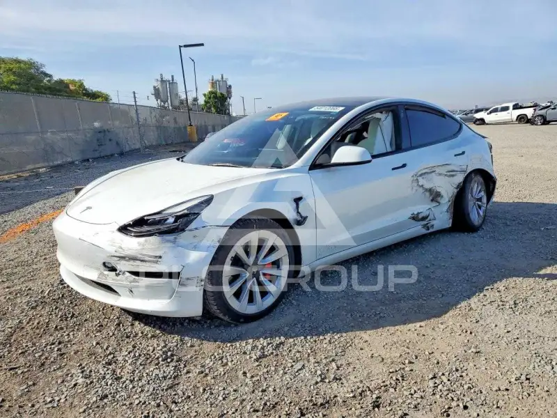 2023 Tesla Model 3 фото