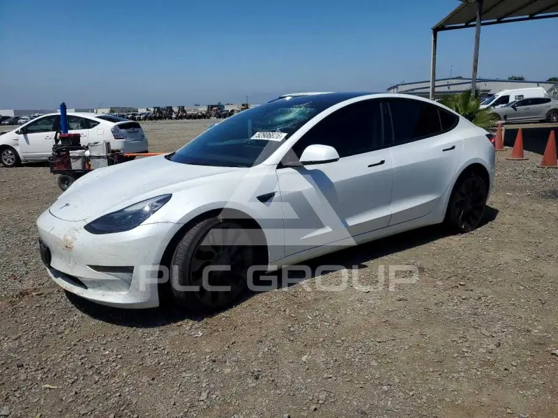 2023 Tesla Model 3 фото