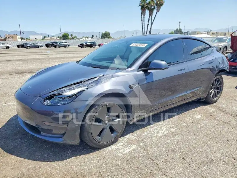 2023 Tesla Model 3 фото