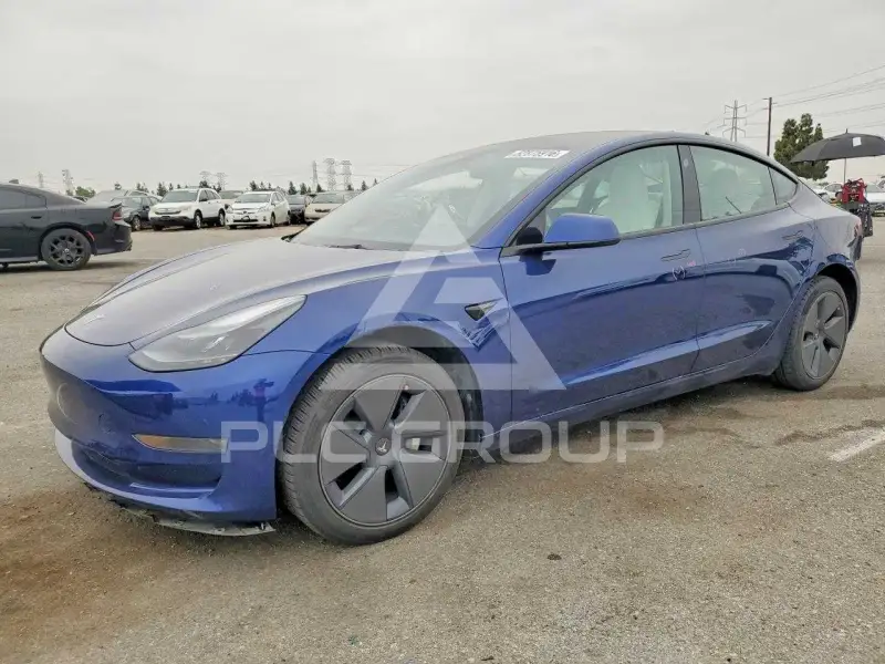 2023 Tesla Model 3 фото