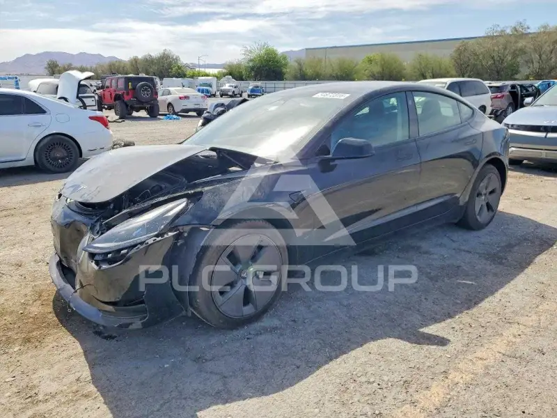 2023 Tesla Model 3 фото