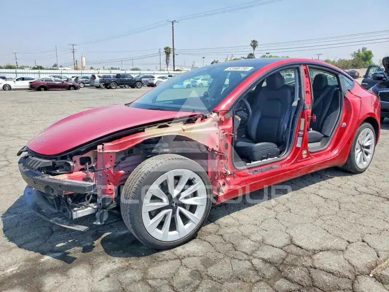 2023 Tesla Model 3 фото