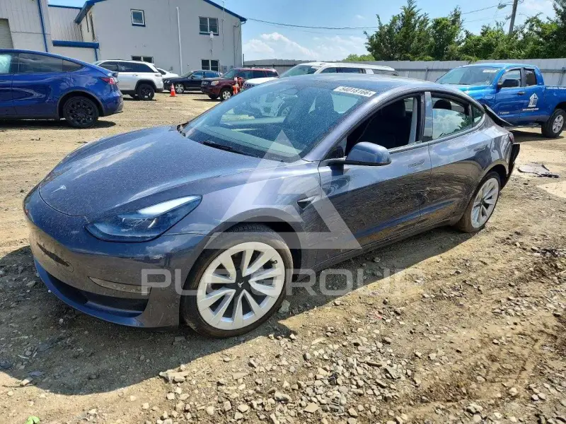 2023 Tesla Model 3 фото