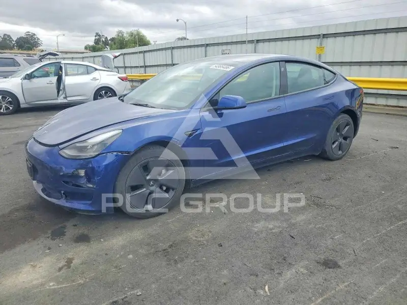 2023 Tesla Model 3 фото