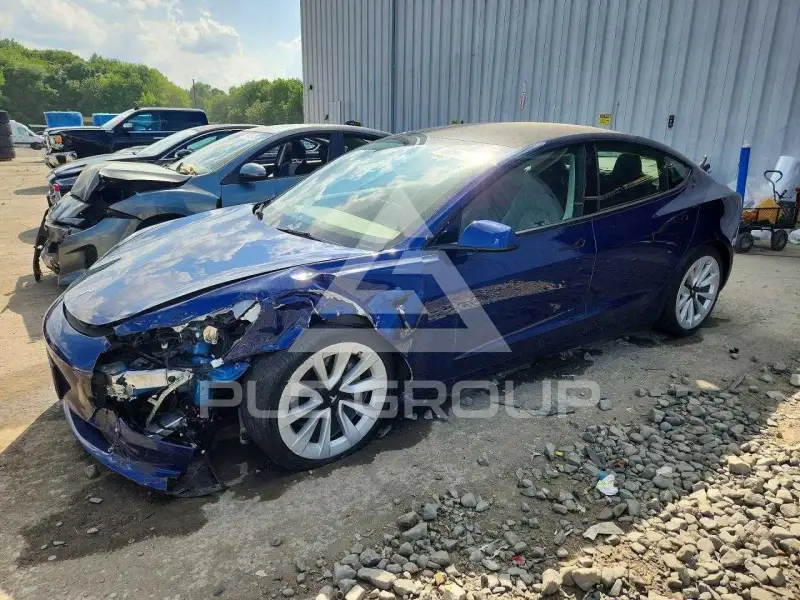 2023 Tesla Model 3 фото