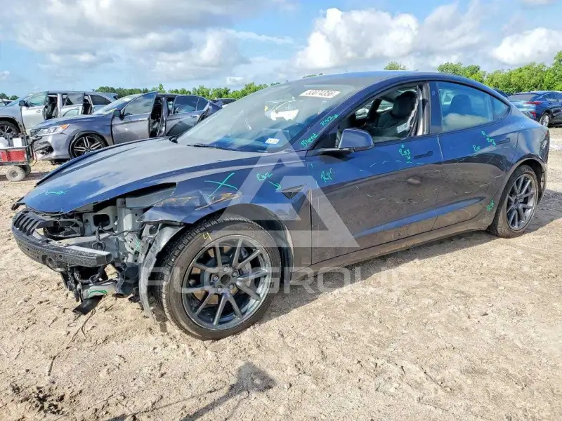 2023 Tesla Model 3 фото