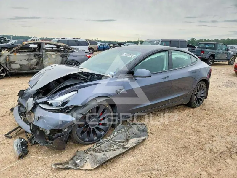 2023 Tesla Model 3 фото
