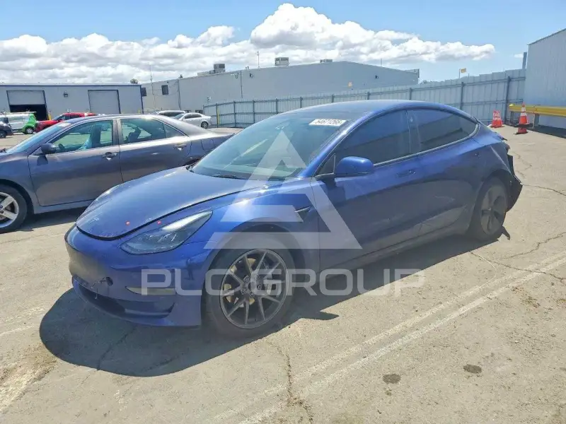 2023 Tesla Model 3 фото