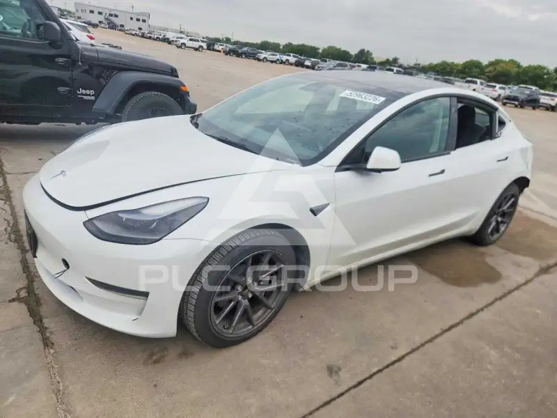 2023 Tesla Model 3 фото