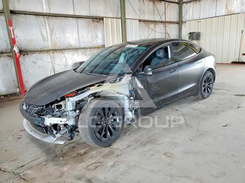 2023 Tesla Model 3 фото