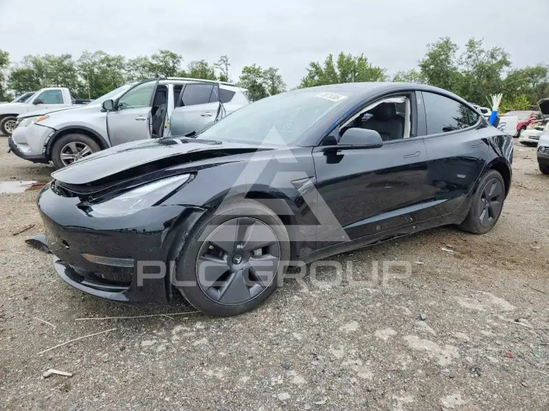 2023 Tesla Model 3 фото