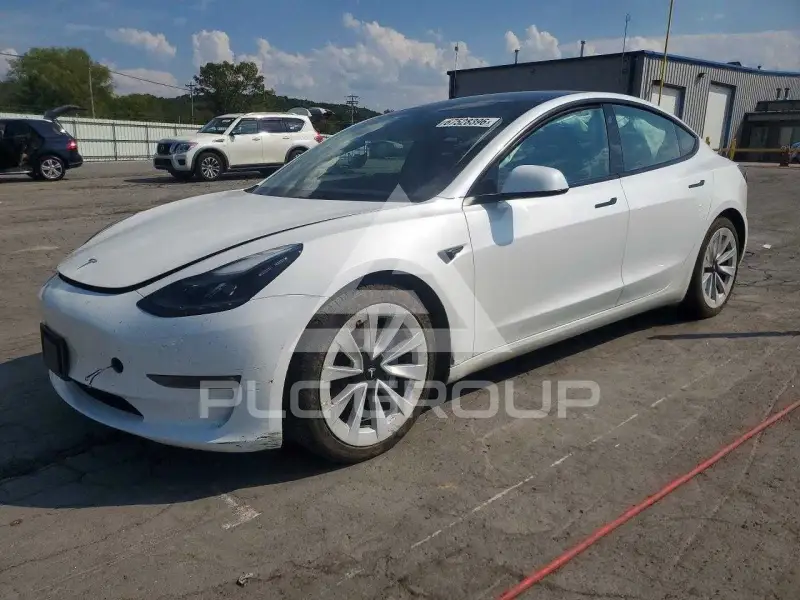 2023 Tesla Model 3 фото
