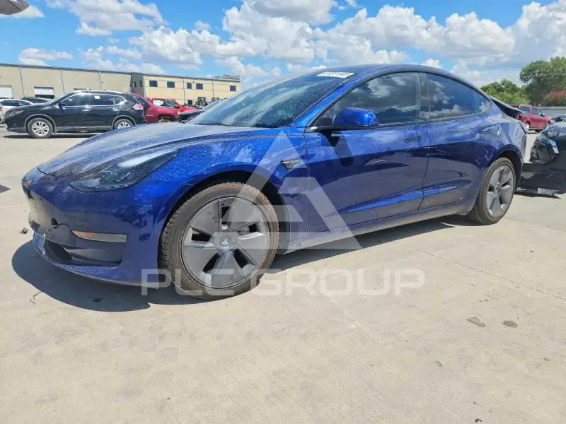 2023 Tesla Model 3 фото