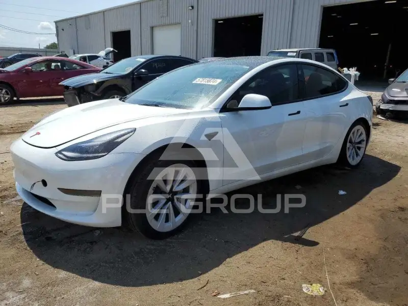 2023 Tesla Model 3 фото