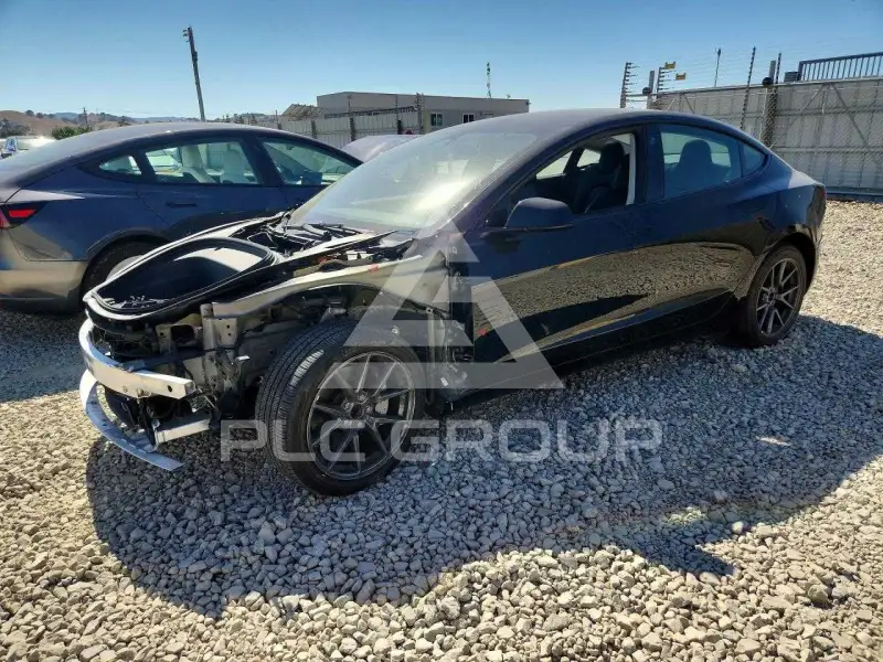 2023 Tesla Model 3 фото