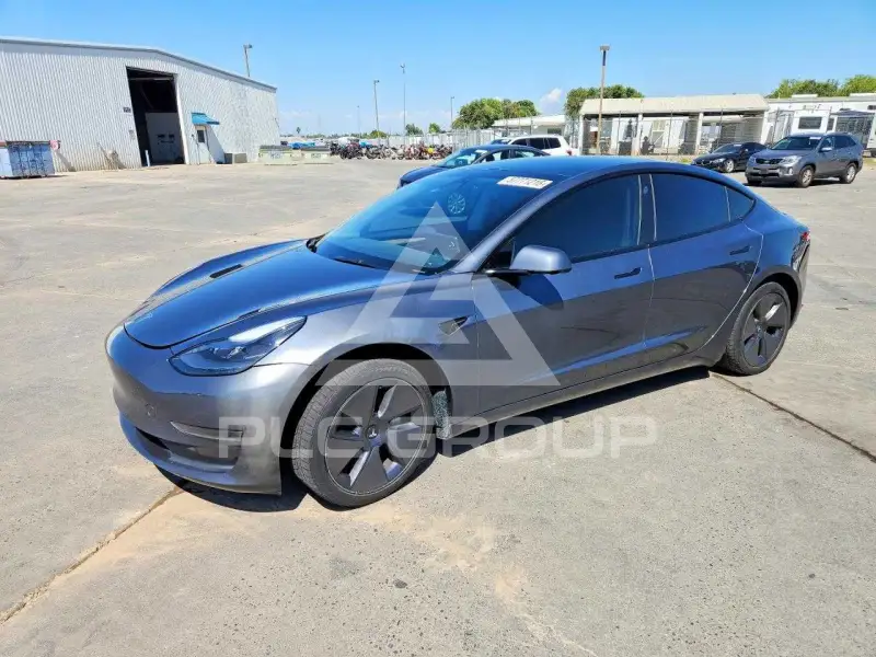 2023 Tesla Model 3 фото