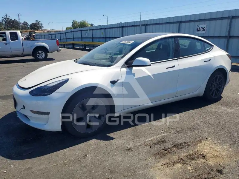 2023 Tesla Model 3 фото