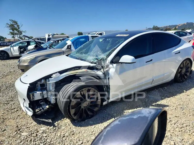 2023 Tesla Model 3 фото