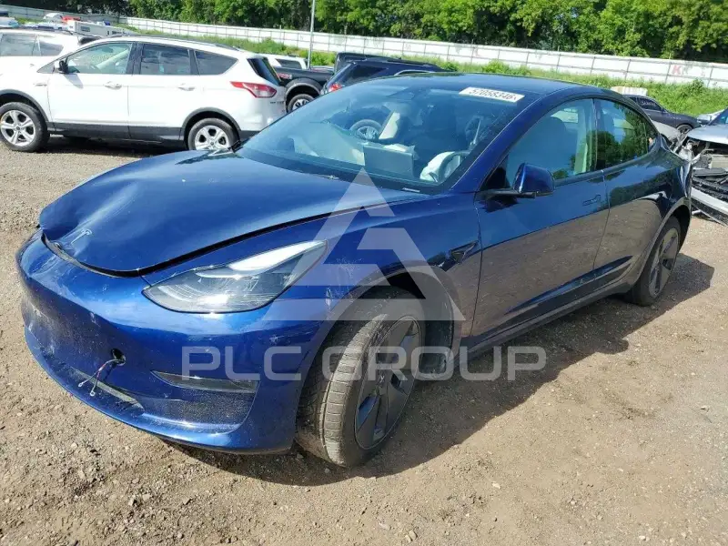 2023 Tesla Model 3 фото