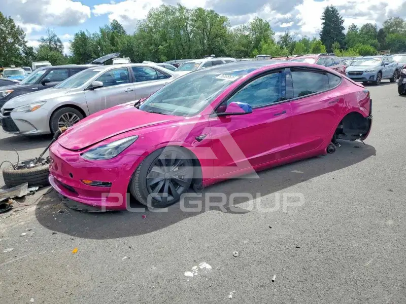 2023 Tesla Model 3 фото