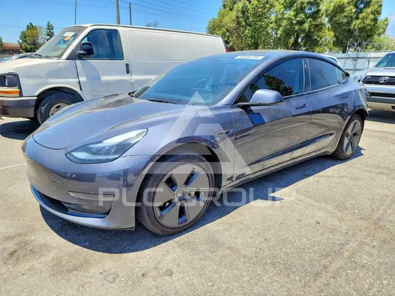 2023 Tesla Model 3 фото