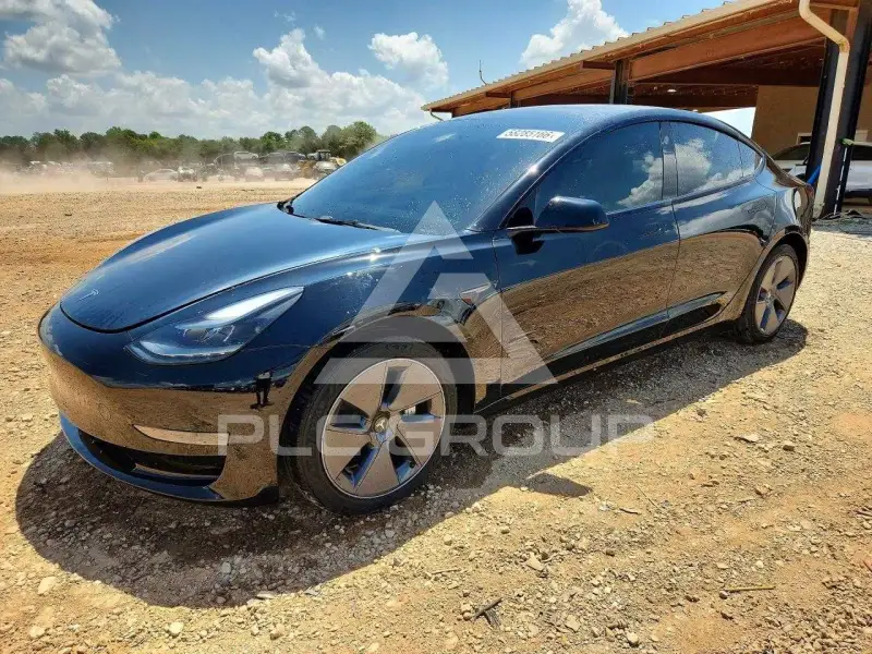 2023 Tesla Model 3 фото