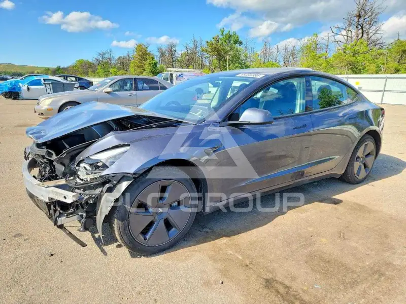 2023 Tesla Model 3 фото