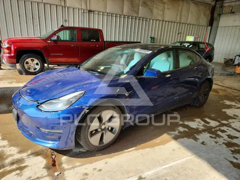 2023 Tesla Model 3 фото