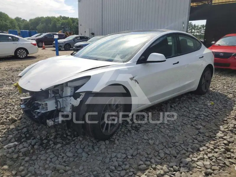 2023 Tesla Model 3 фото