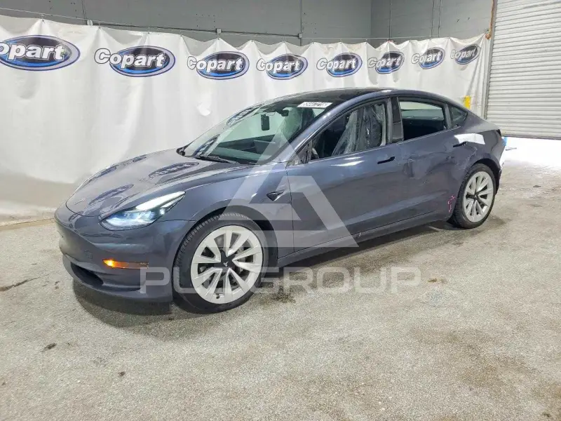 2023 Tesla Model 3 фото