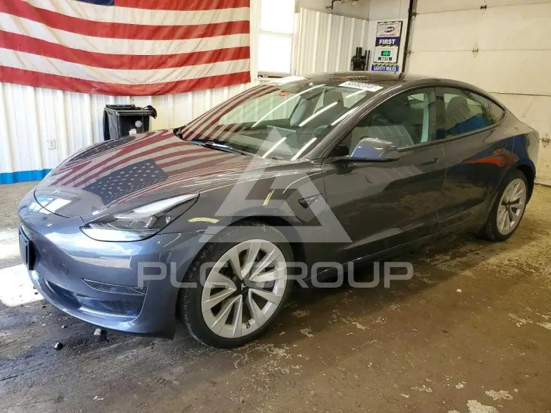 2023 Tesla Model 3 фото