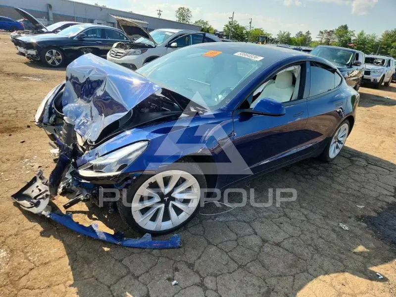 2023 Tesla Model 3 фото