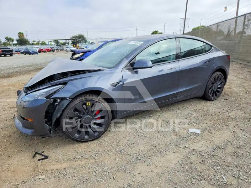 2023 Tesla Model 3 фото