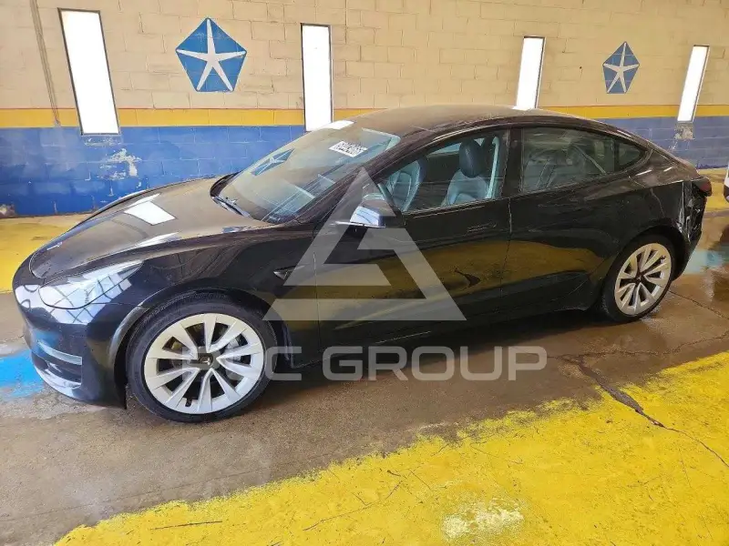 2023 Tesla Model 3 фото
